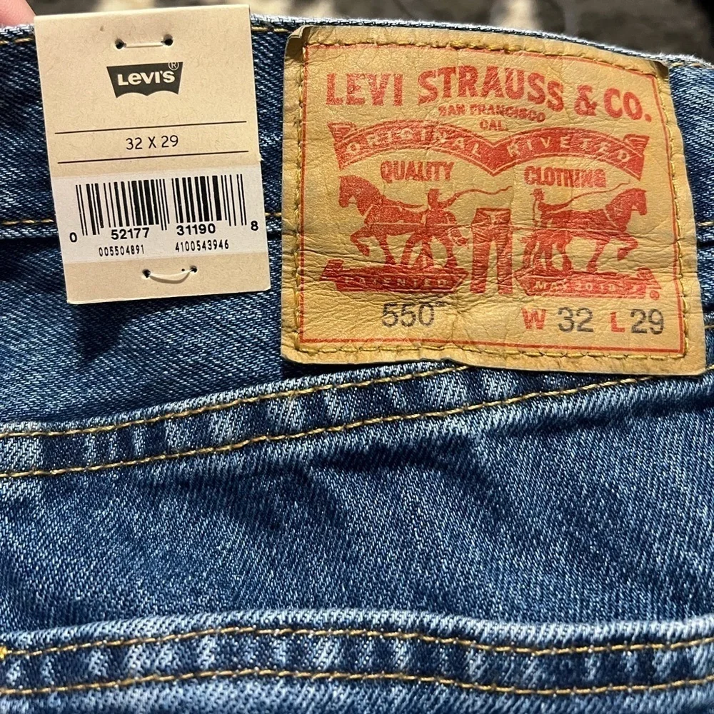 NWT Levi’s 550 Relaxed Fit Mens Jeans